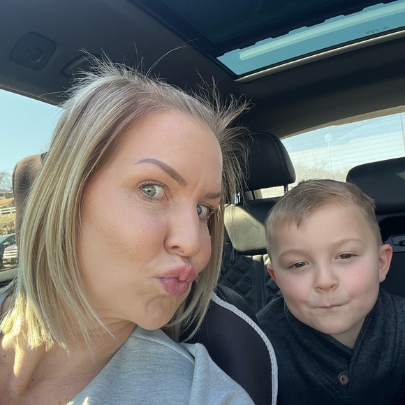 Meet your Posher, Renee - Picture 2 of 2